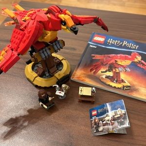 2 Lego Harry Potter Sets! Fawkes (76394) and Hermione's Study Desk (30392)